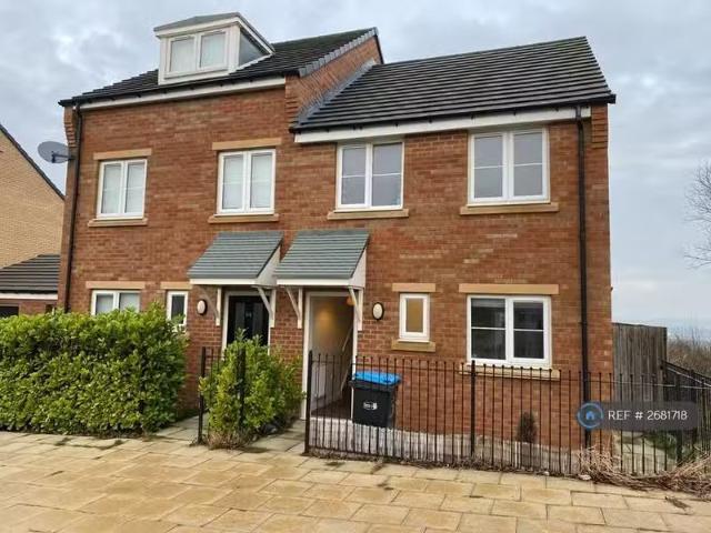 3 bedroom semi detached house for rent in Kirkfields, Sherburn.