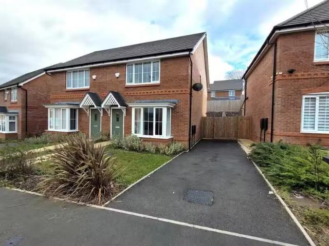 3 bedroom semi detached house for rent in Lea Hall Green, Birm.