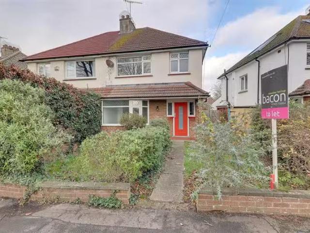 3 bedroom semi detached house for rent in Monks Avenue, Lancin.
