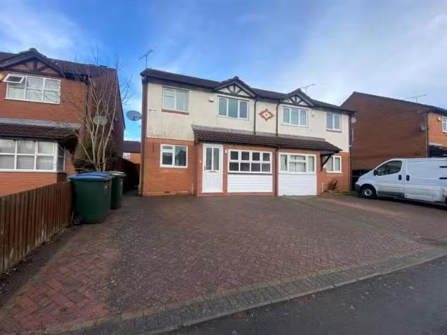 3 bedroom semi detached house for rent in Narberth Way, Walsgr.