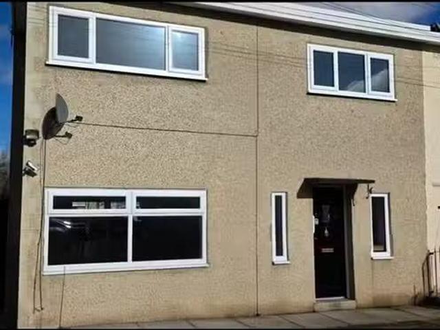 3 bedroom semi detached house for rent in Northdale Crescent.