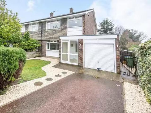 3 bedroom semi detached house for rent in Northview, Swanley.