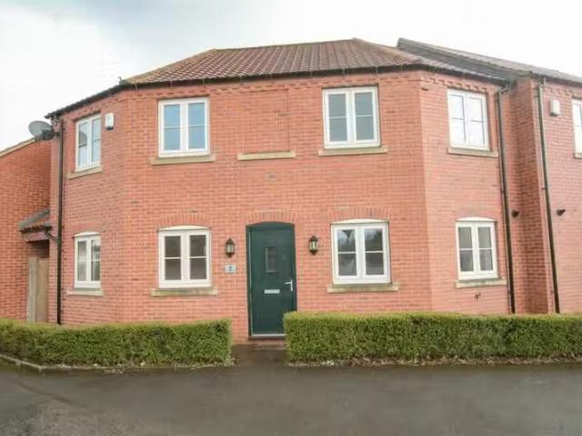 3 bedroom semi detached house for rent in Old Epworth Road, Ha.