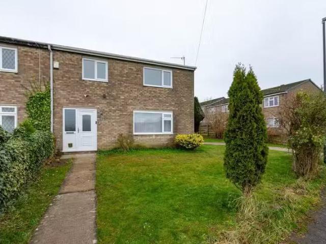 3 bedroom semi detached house for rent in Peppermint Drive, Co.