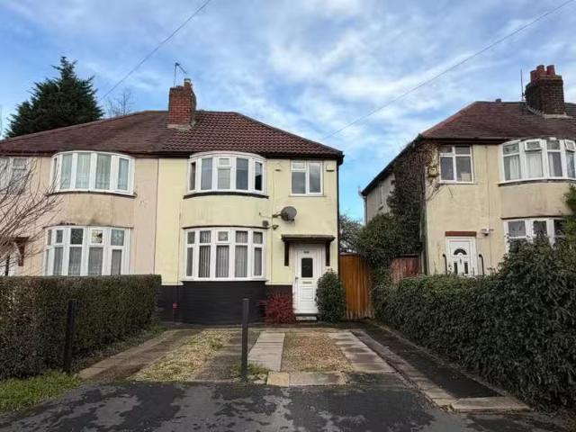 3 bedroom semi detached house for rent in Pool Lane, Oldbury.