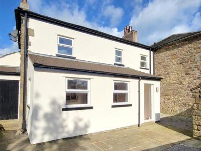 3 Bedroom Semi detached House For Rent In Pleasington, Blackburn