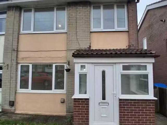 3 bedroom semi detached house for rent in Quin Square, South H.