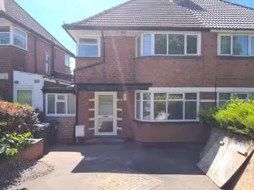 3 bedroom semi detached house for rent in Quinton Lane, Quinto.