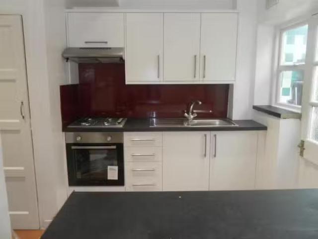 3 bedroom semi detached house for rent in Quinton Road, Harbor.
