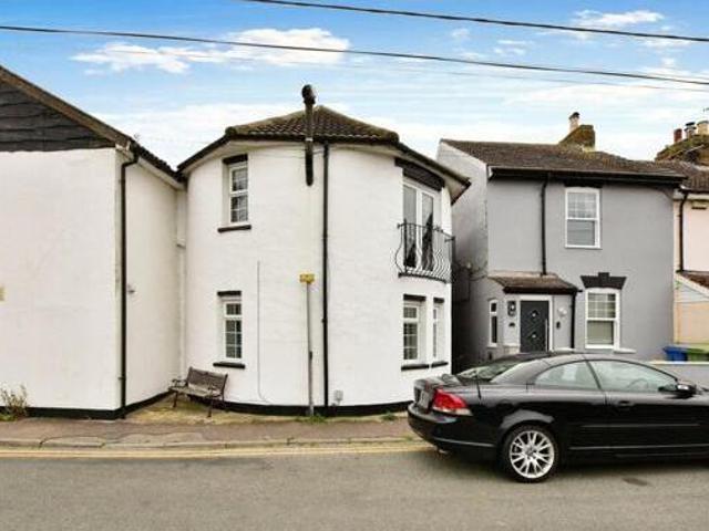 3 Bedroom Semi detached House For Rent In Sittingbourne, Kent