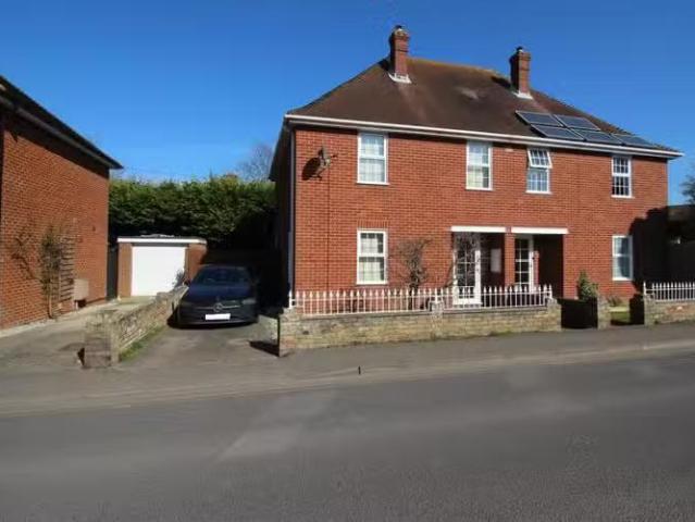 3 bedroom semi detached house for rent in St. Georges Road, Sa.