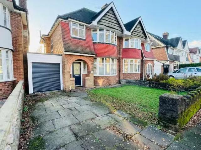 3 bedroom semi detached house for rent in Stonor Road, Hall Gr.
