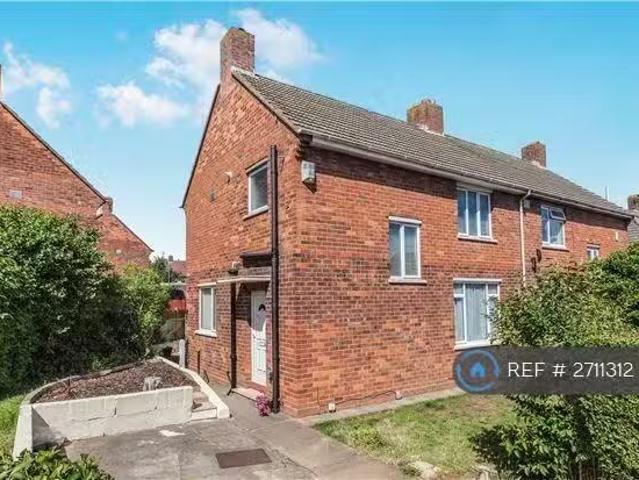 3 bedroom semi detached house for rent in Staveley Crescent, B.