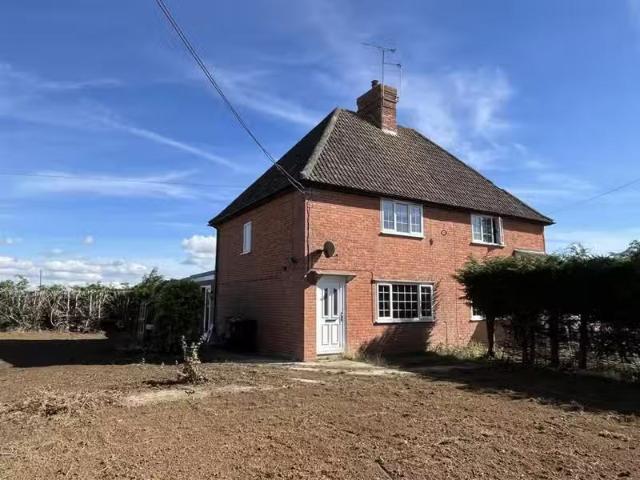 3 bedroom semi detached house for rent in Stalbridge, Dorset.