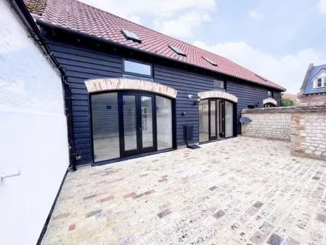 3 bedroom semi detached house for rent in Sun Street, Isleham.