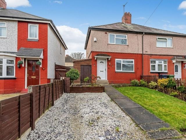 3 bedroom semi detached house in Westbury Road, Wednesbury, WS10 9RT
