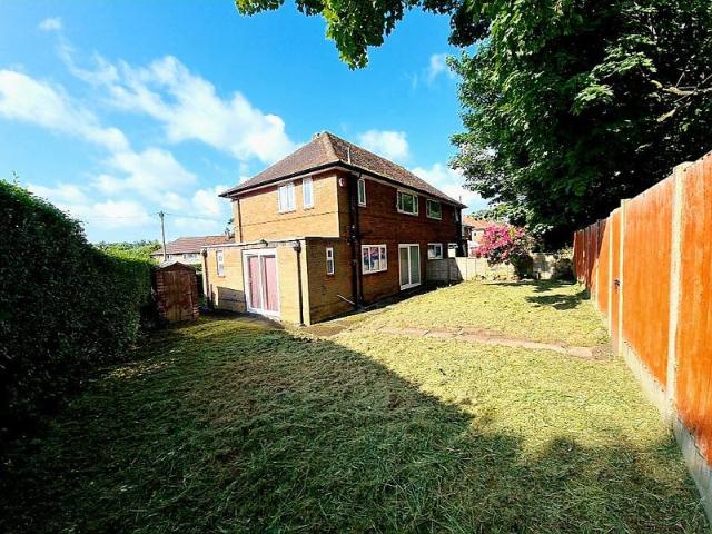 3 bedroom semi detached in Alwoodley with garden