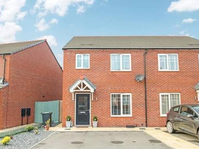 3 bedroom semidetached house for sale in Knight Close Polesworth B78