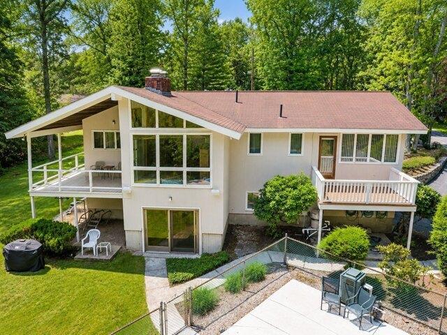 3 bedroom, Sharon MA 02067 105533060