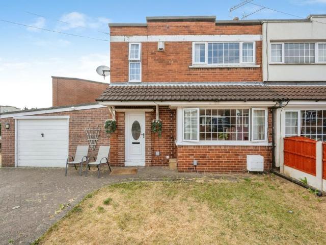 3 bedroom sheltered housing for sale