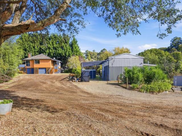 3 Bedroom House Silvan VIC 102763383