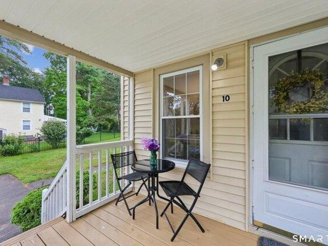 3 bedroom, Simsbury CT 06070 104834699
