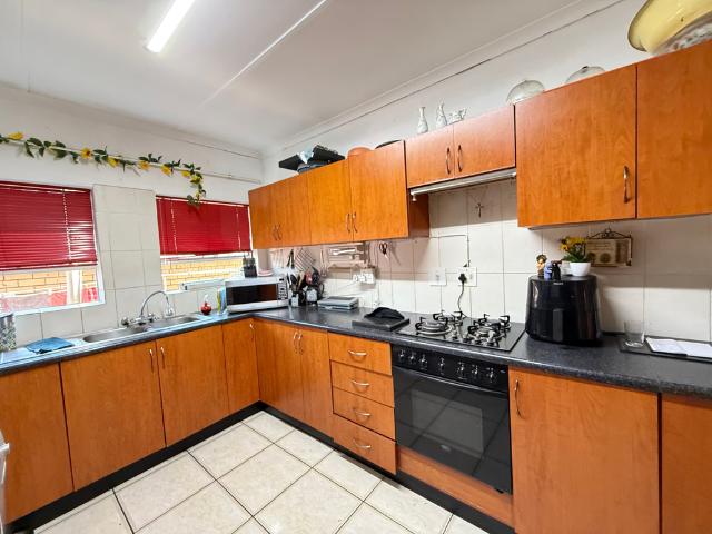 3 Bedroom Simplex To Let in Arboretum