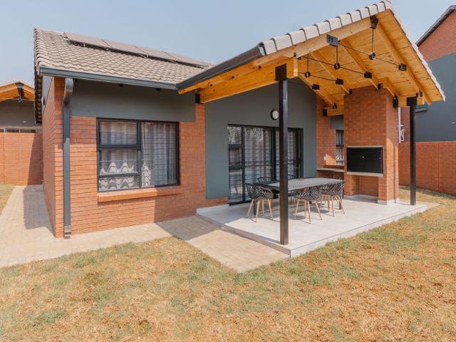 3 Bedroom Simplex To Let in Boardwalk Villas