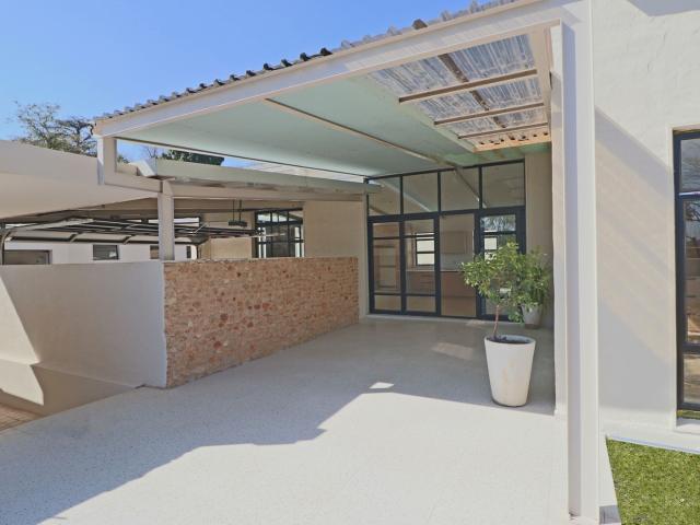 3 Bedroom Simplex To Let in Bryanston