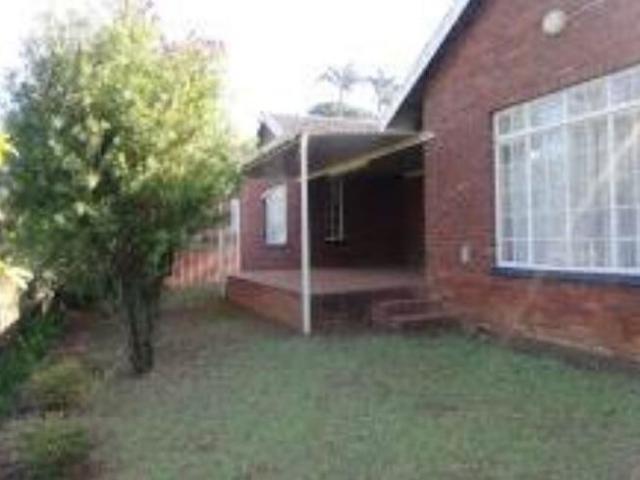 3 Bedroom Simplex To Let in Oak Park
