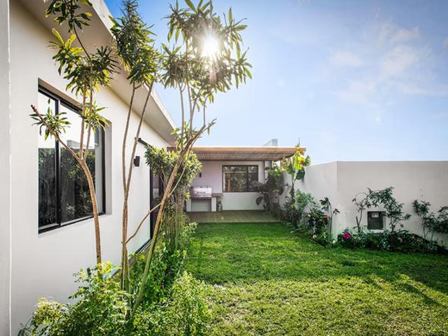 3 Bedroom Simplex To Let in Sheffield Beach