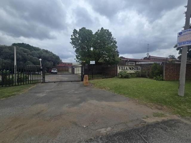 3 Bedroom Simplex in Bonaero Park