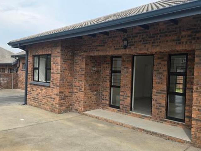 3 Bedroom Simplex in Camperdown