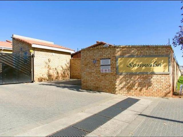 3 Bedroom Simplex in Cosmo City