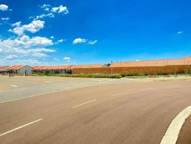 3 Bedroom Simplex in Monavoni