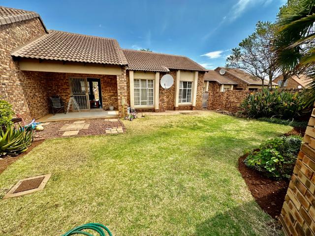 3 Bedroom Simplex Rented in Die Hoewes
