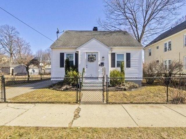 3 bedroom, Springfield MA 01104 104514561