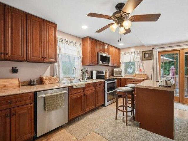 3 bedroom, Springfield MA 01109 105443537