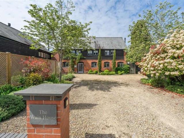 3 Bedroom Studio Flat