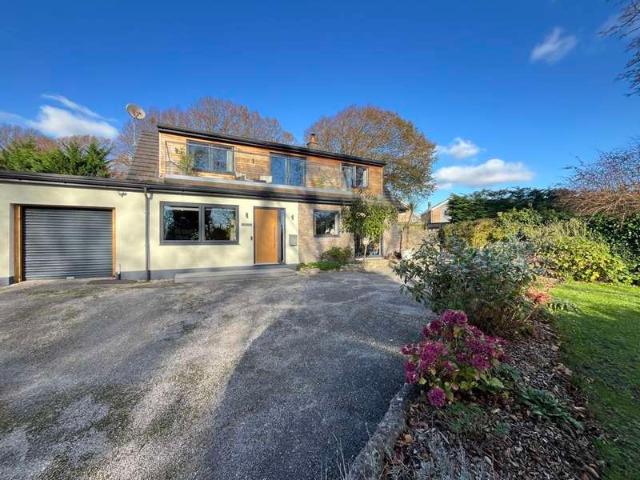 3 Bedroom Studio Flat