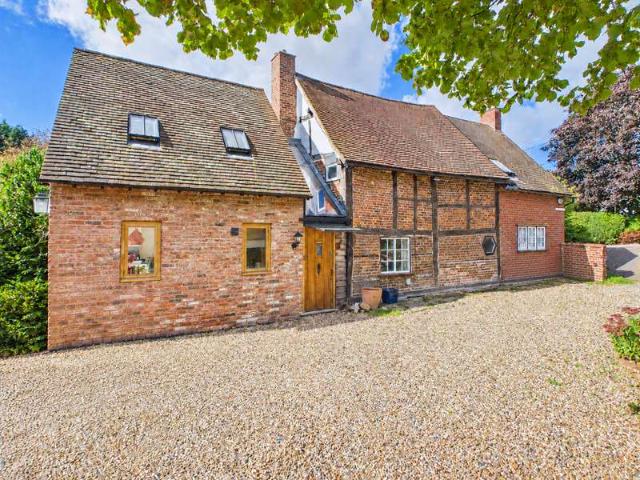 3 Bedroom Studio Flat