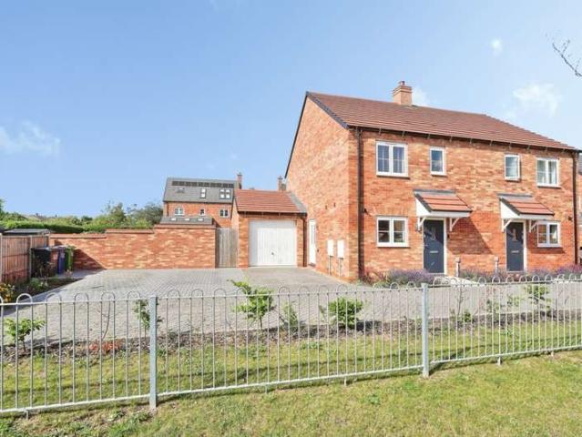 3 Bedroom Studio Flat