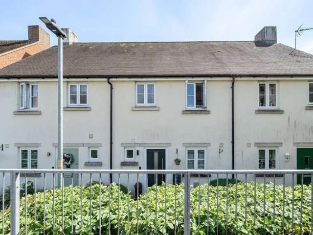 3 Bedroom Studio Flat