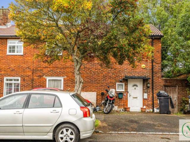 3 Bedroom Studio Flat