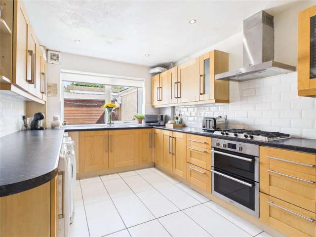3 Bedroom Studio Flat