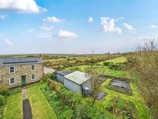 3 Bedroom Studio Flat