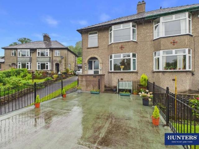3 Bedroom Studio Flat