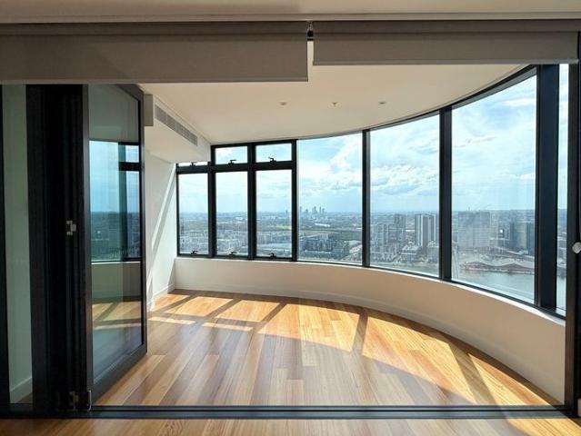 3 Bedroom + Study Room apartment in Rhodes Central for lease with water view