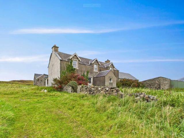 3 bedroom stone house for sale