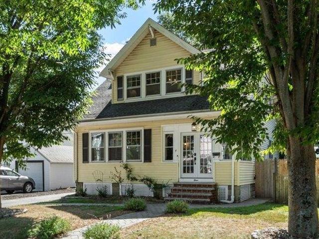 3 bedroom, Stoneham MA 02180 105559047